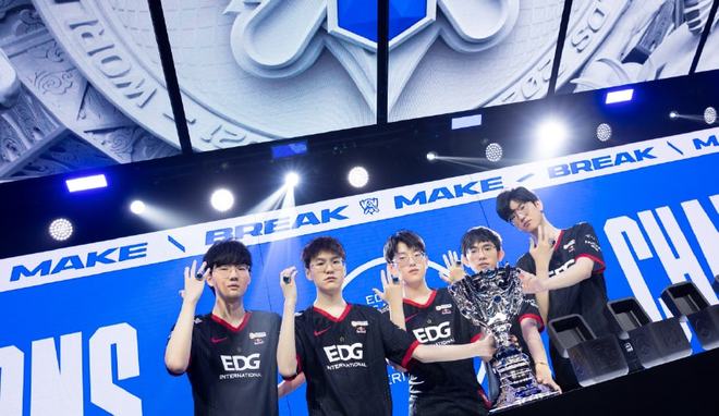 在比赛初期 在比赛初期