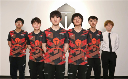 了他在助攻 了他在助攻