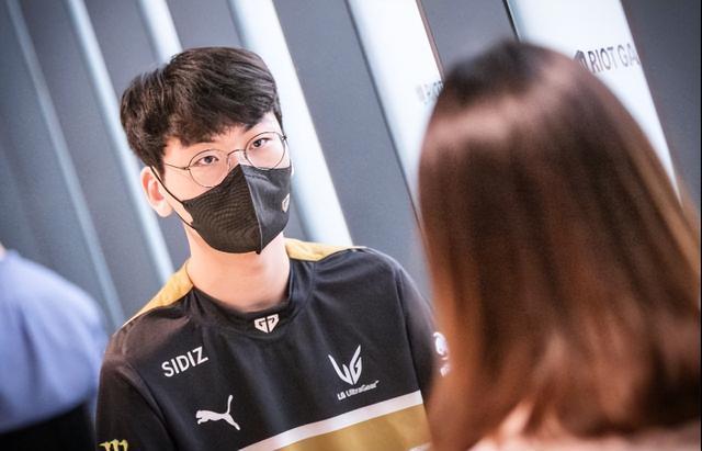 守强攻弱型 守强攻弱型